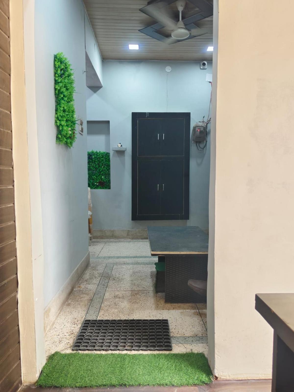Hotel Crystal Dreams Mathura Exterior photo